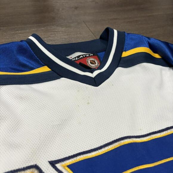 Vintage St Louis Blues Pro Player Jersey - Picture 4 of 8